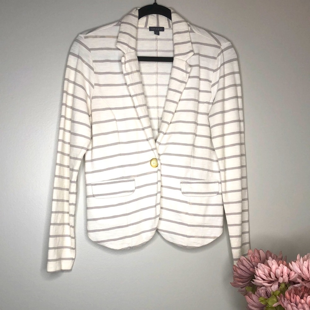 LILLA•P| White and Grey striped Blazer